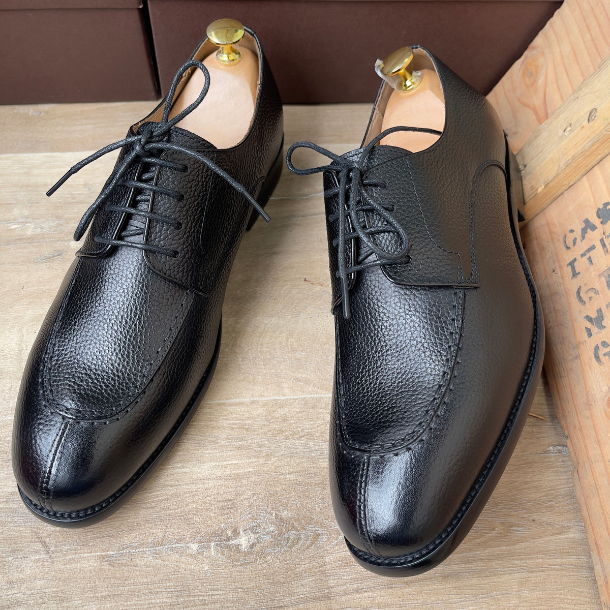 Soulier à lacet en cuir noir granulé Ref-Ad4
