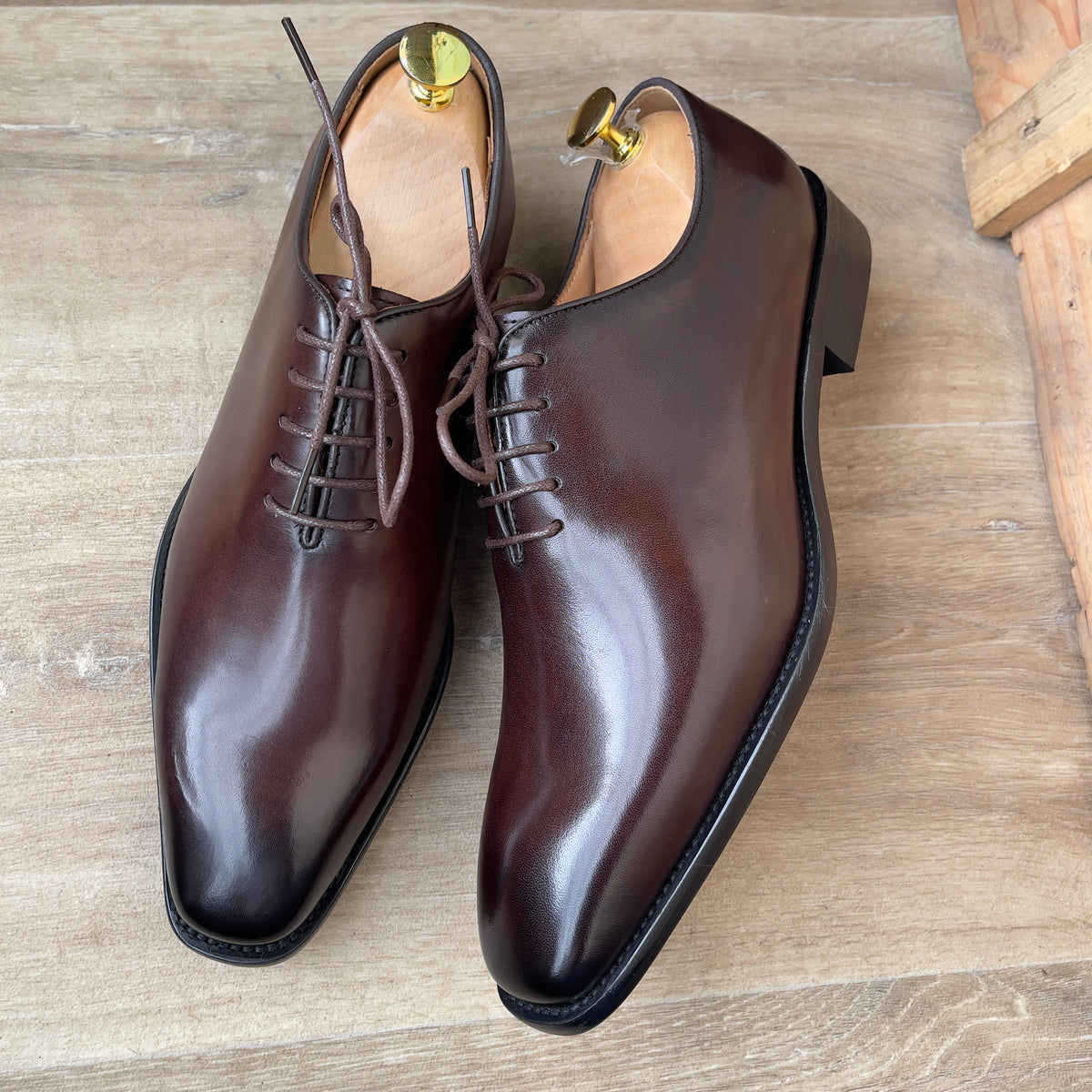 Soulier à lacet en cuir marron semelle basse Ref-Ad23