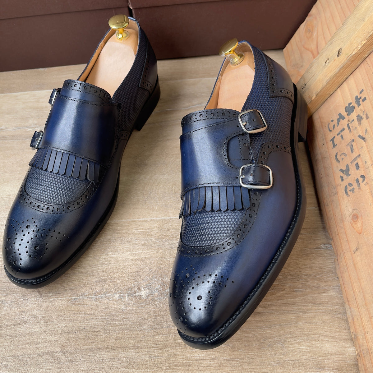 Soulier biboucle en cuir bleu Ref-Ad12