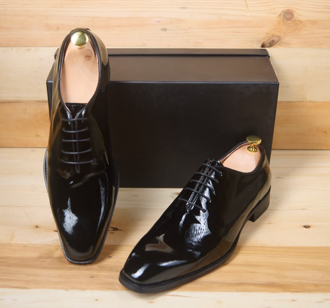 Soulier a lacet en cuir vernis Noir—Réf.KS5
