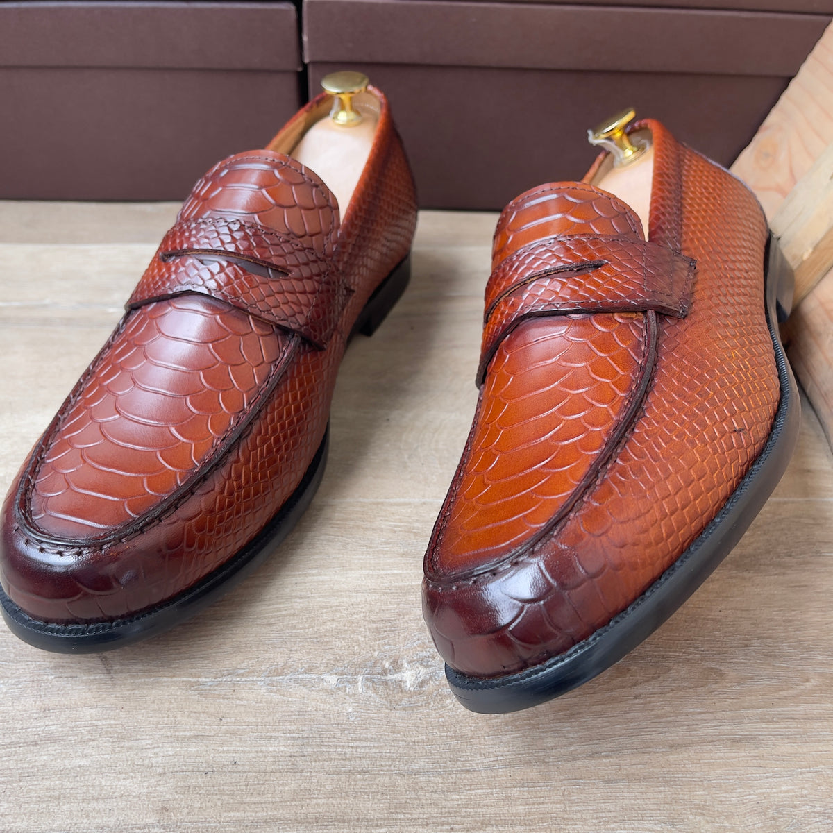Mocassin en cuir marron clair style croco Ref-Ad2
