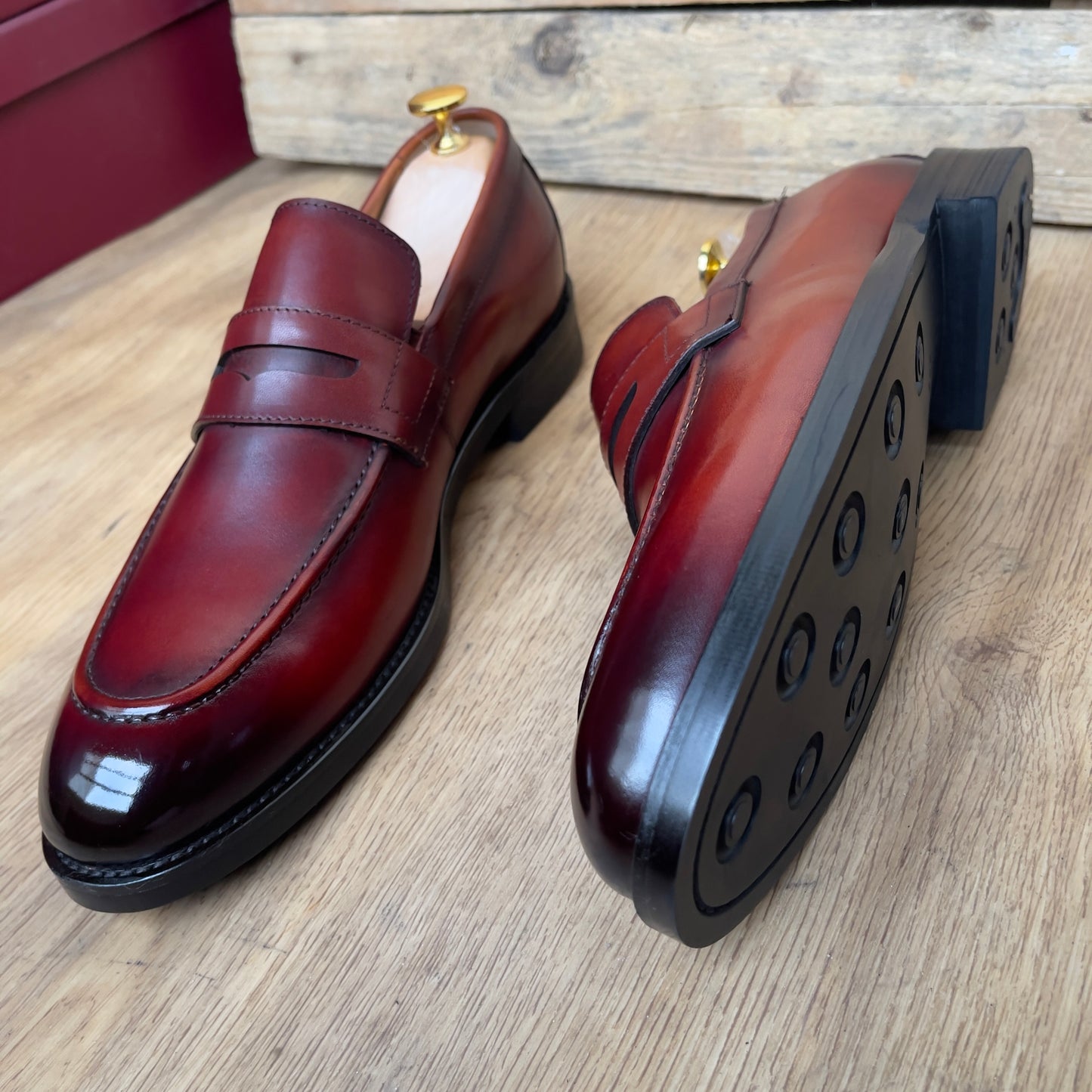 Mocassins bordeau en cuir sèmelle gomme—Ref MD6