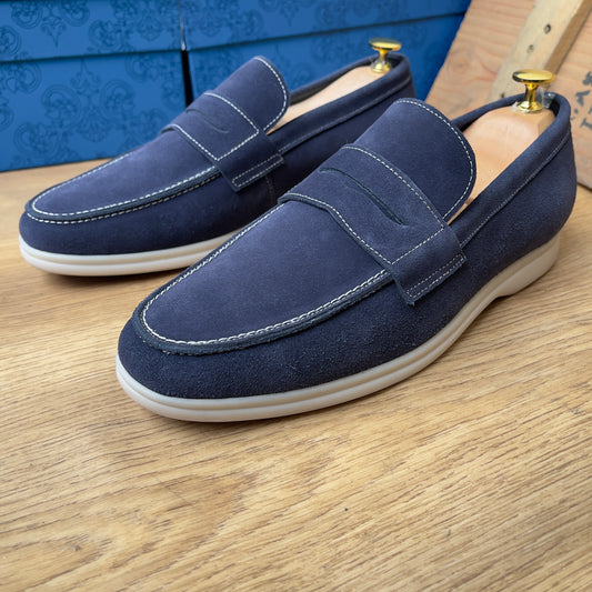 Mocassin en daim bleu—semelle gomme—Ref AP11