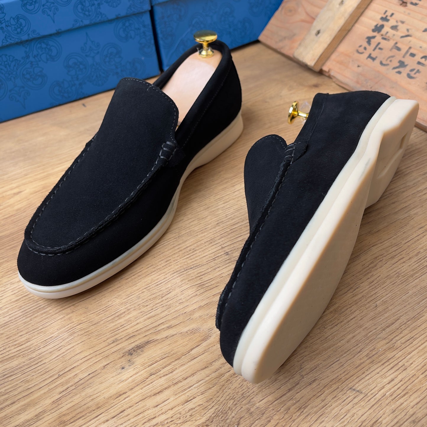 Mocassin daim noir —semelle gomme—Ref AP2