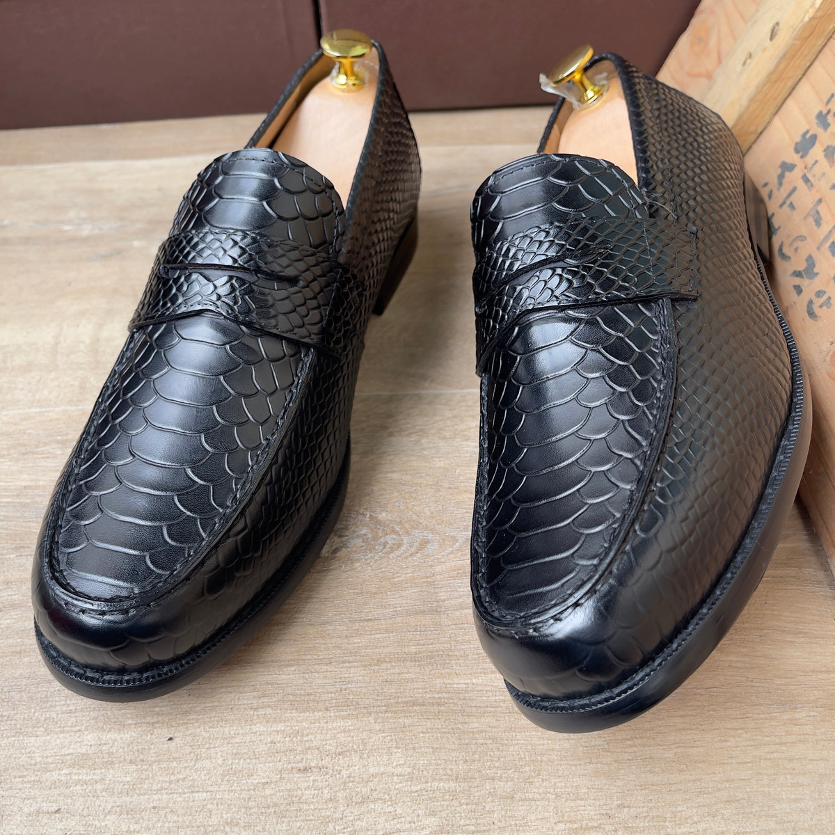 Mocassin en cuir noir style croco Ref-Ad6