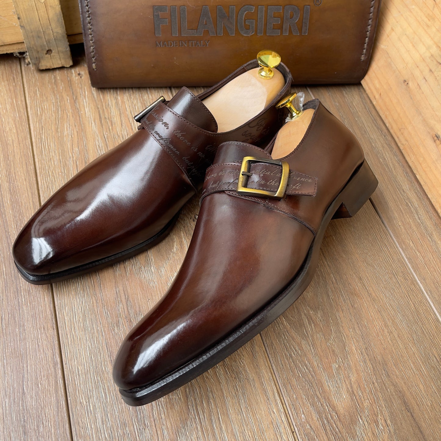 Soulier consulte en cuir marron semelle cuir—DM3