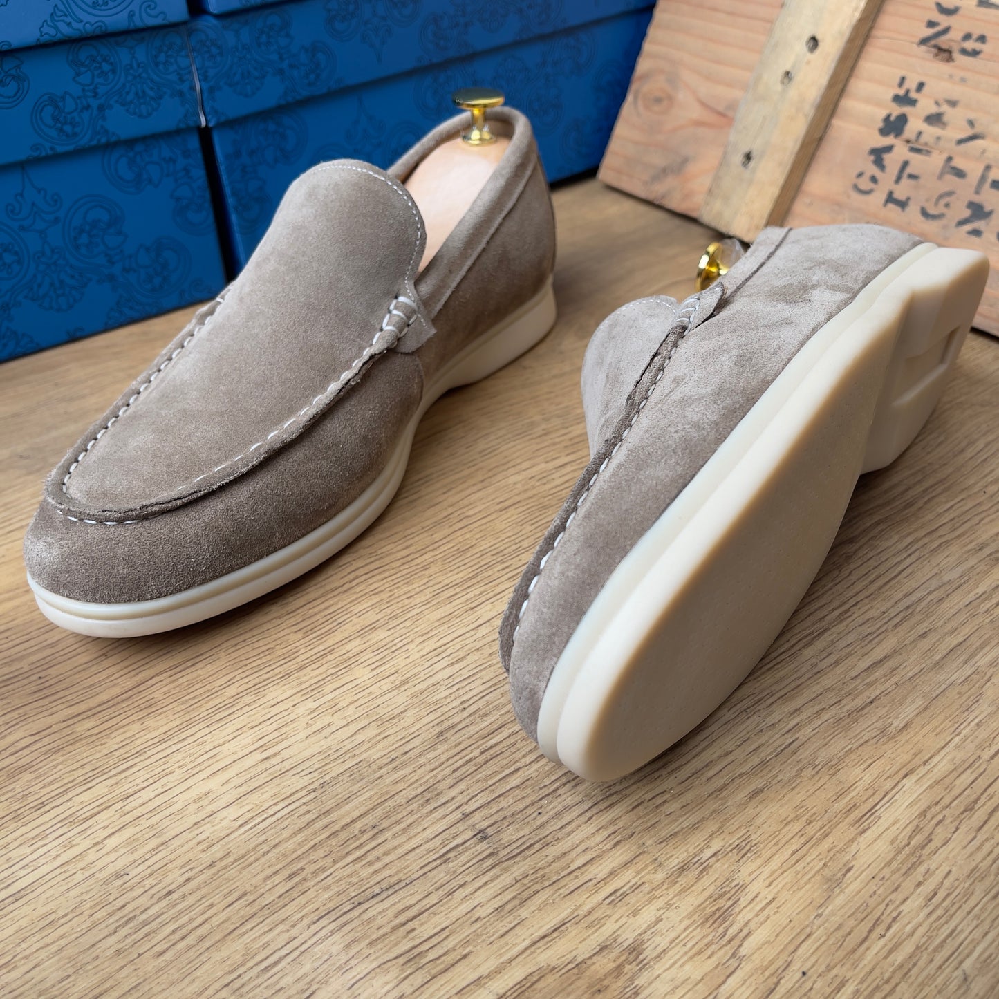 Mocassin en daim kaki—semelle gomme—Ref AP12