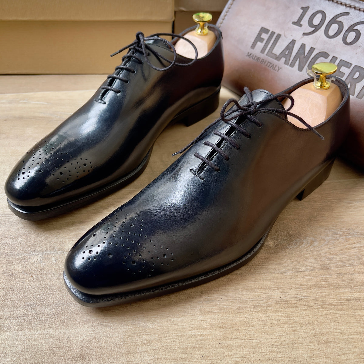 Soulier à lacet en cuir noir Ref-DM13