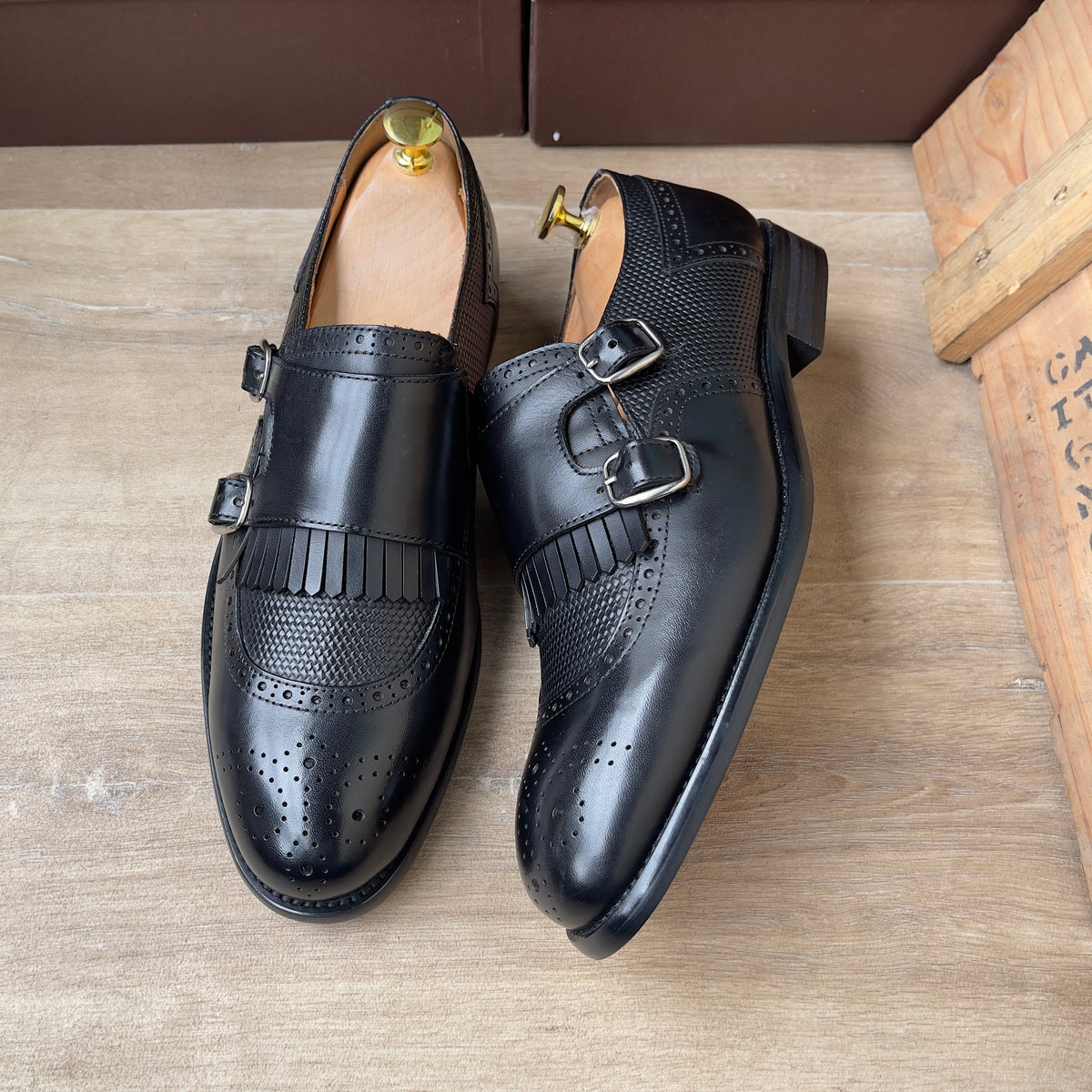 Soulier biboucle en cuir Ref-Ad10
