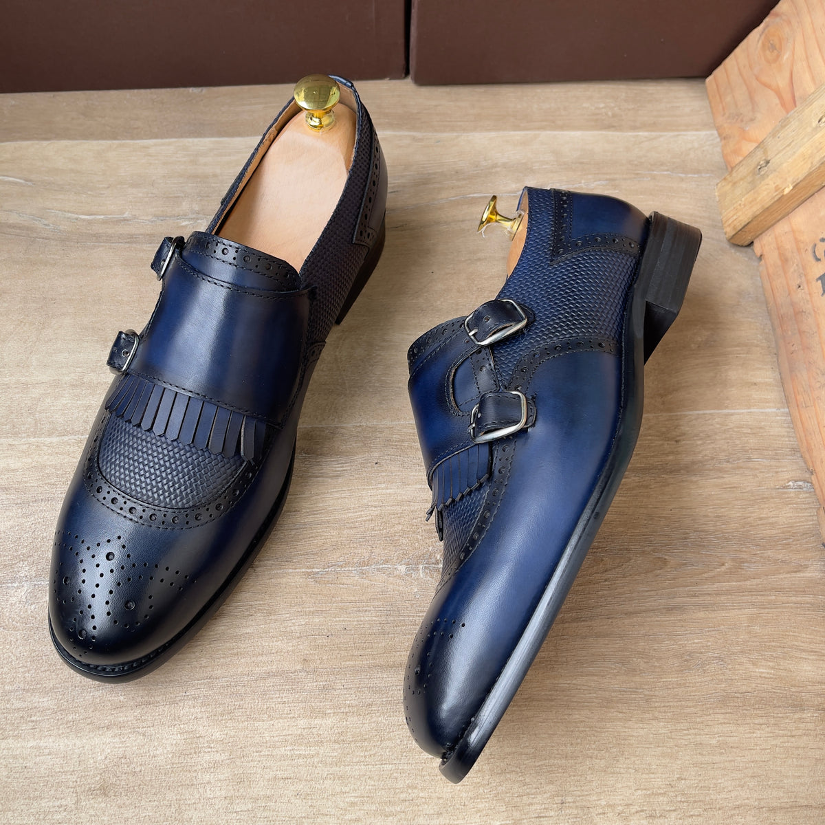 Soulier biboucle en cuir bleu Ref-Ad12