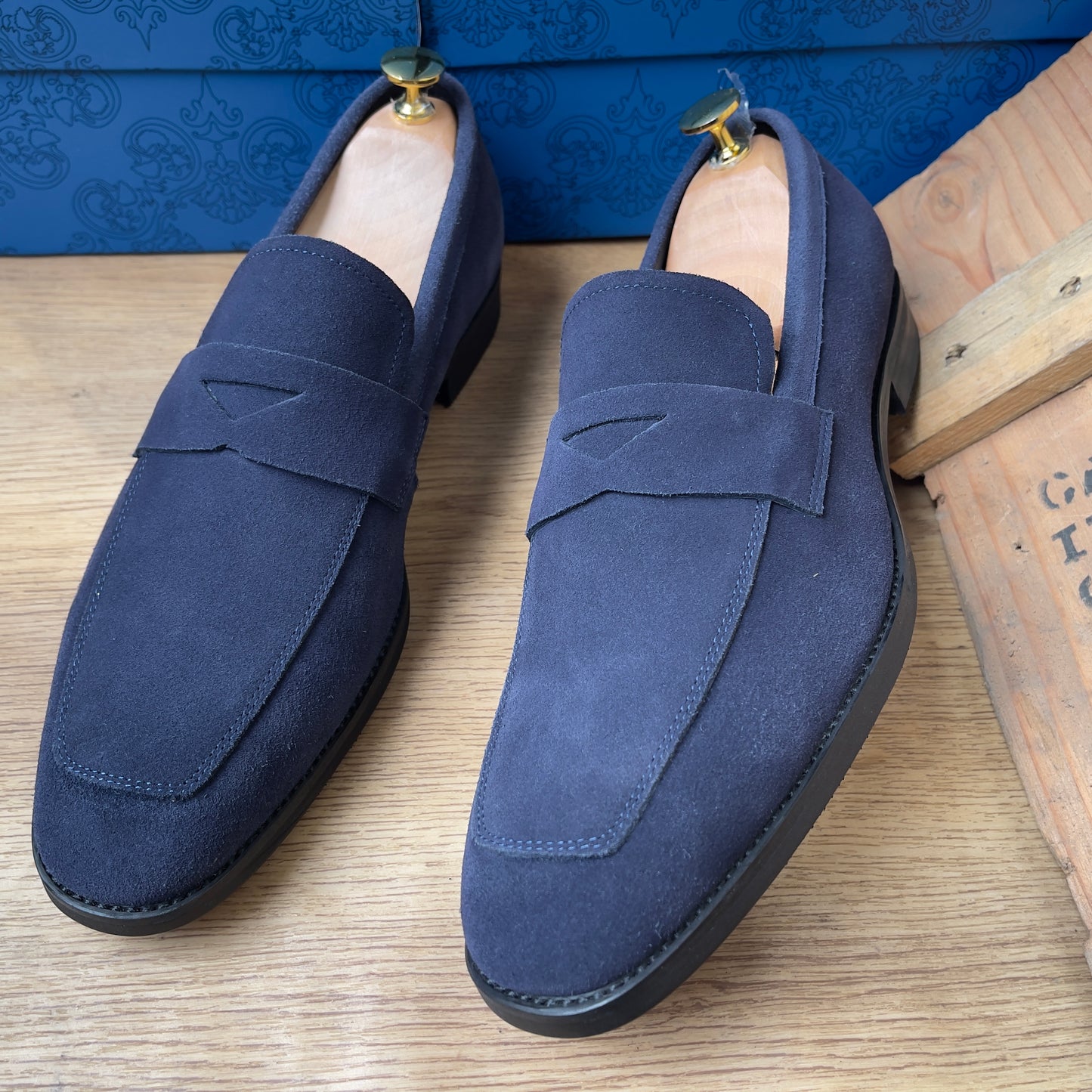 Mocassin en daim bleu—semelle basse—Ref AP14