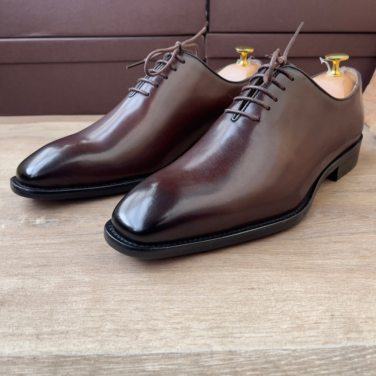 Soulier à lacet en cuir marron semelle basse Ref-Ad23
