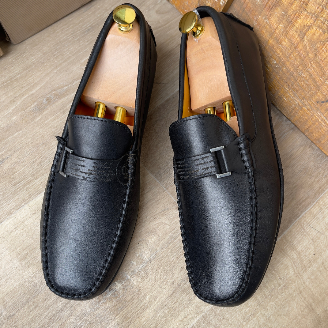 Mocassin à boucle en cuir noir semelle gomme—Ref DM11