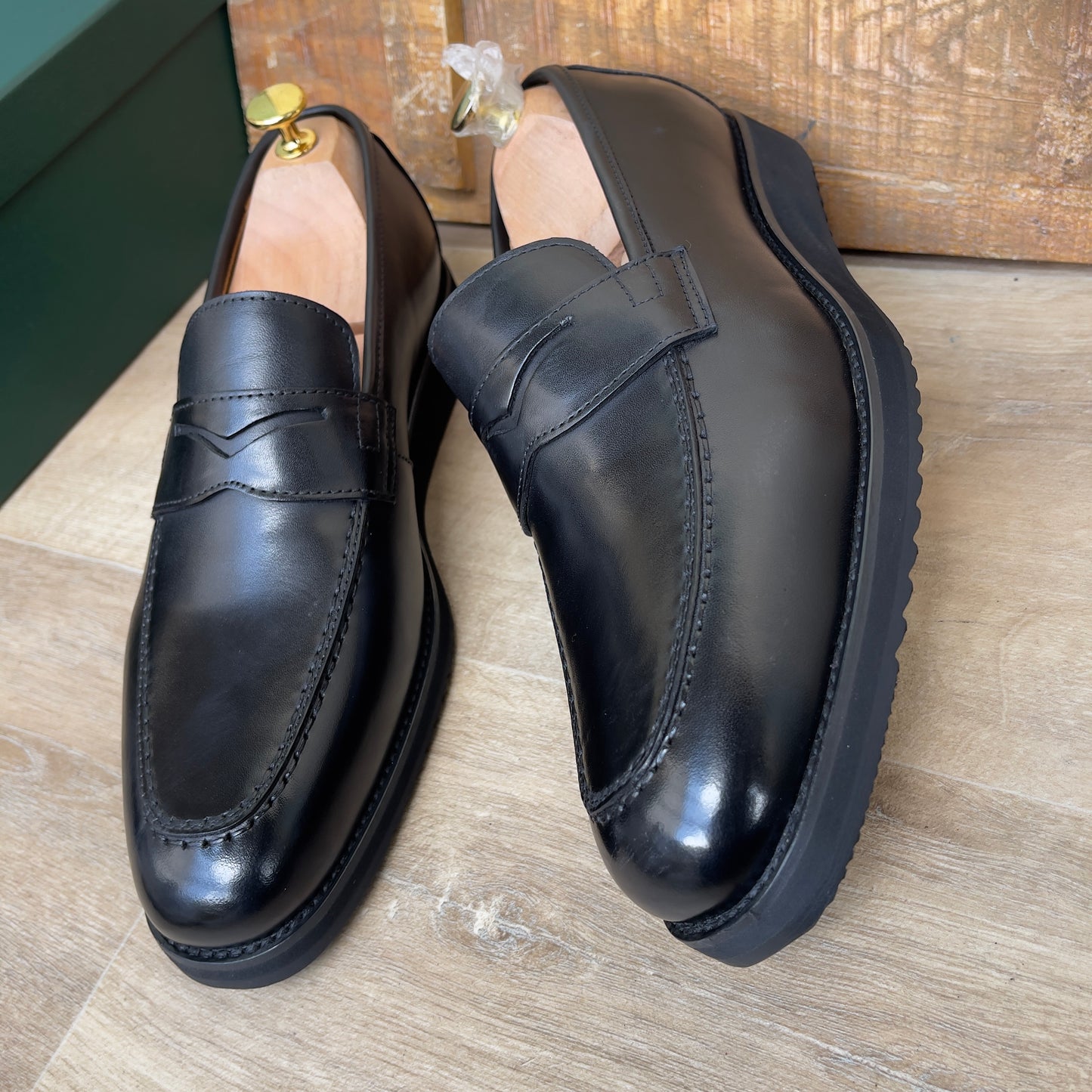 Mocassin Cuir Noir — Semelle Gomme
