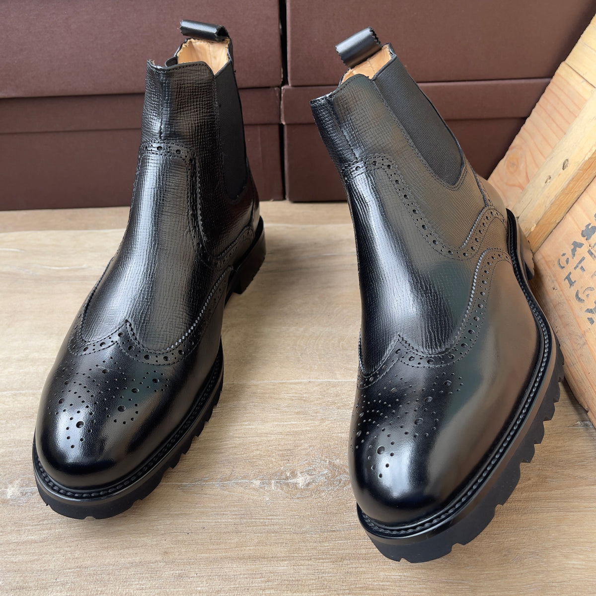 Boot à gaine montante en cuir noir semelle commando Ref-Ad20