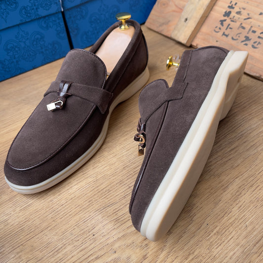 Mocassin en daim marron—semelle gomme—Ref AP7