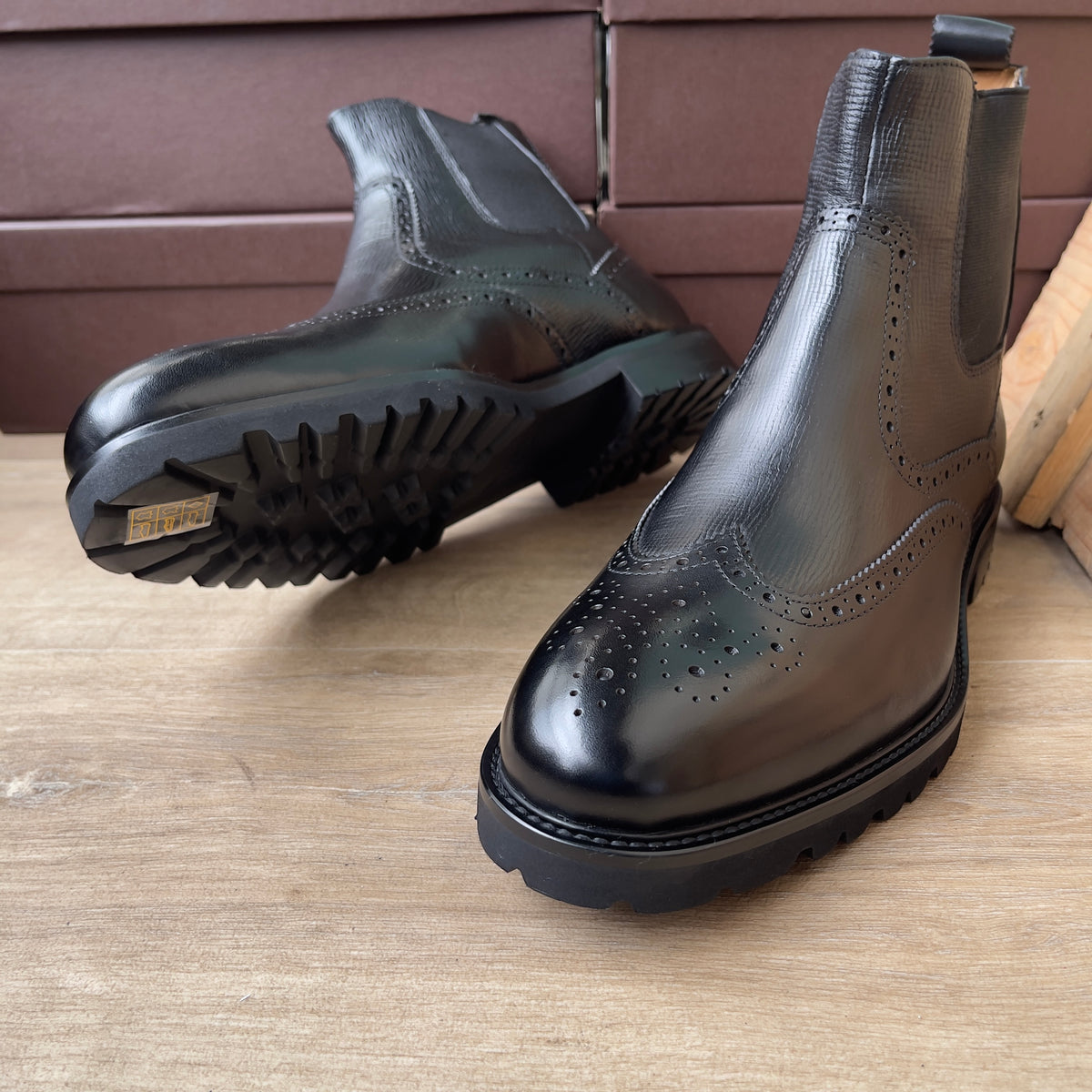 Boot à gaine montante en cuir noir semelle commando Ref-Ad20