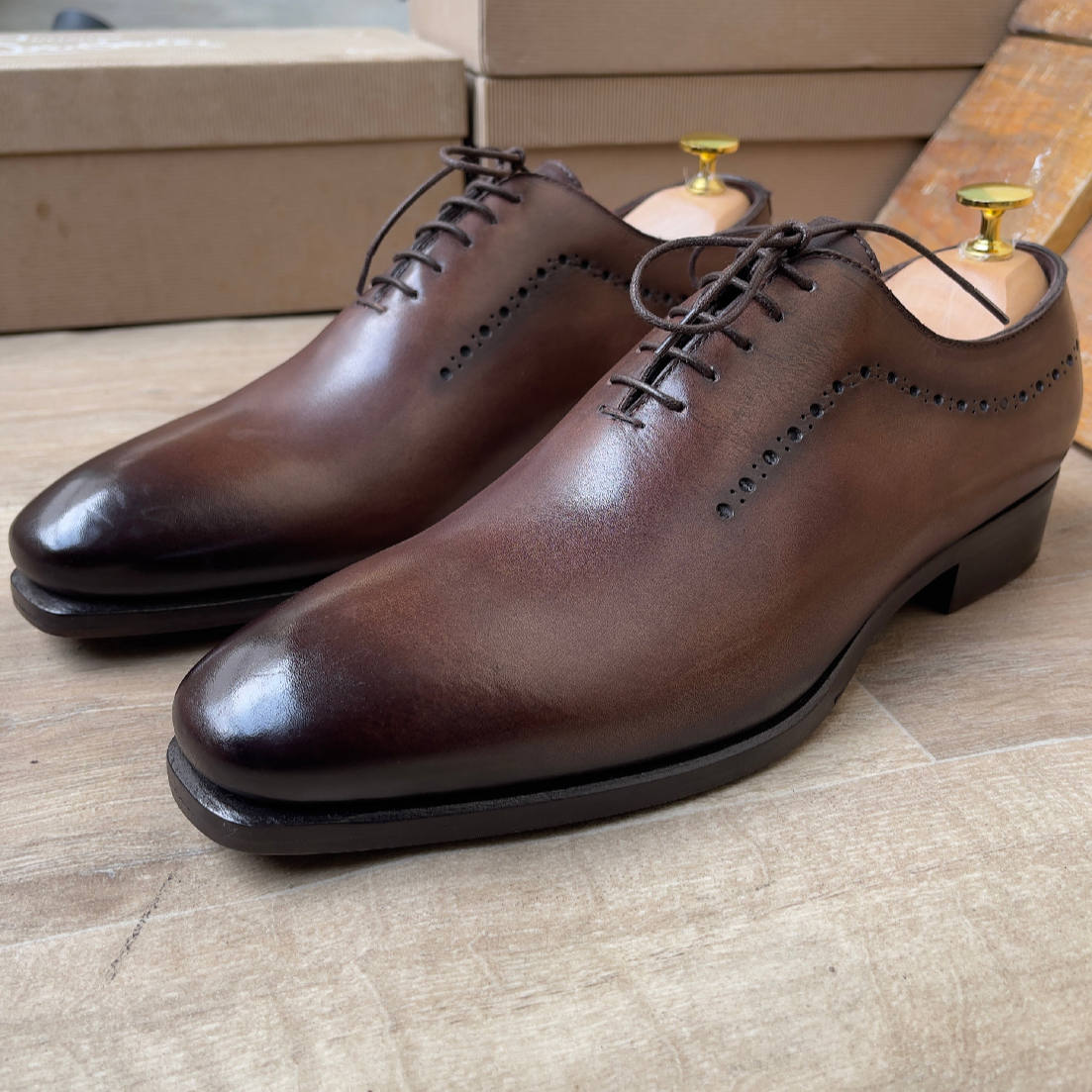 Soulier à lacet en cuir marron semelle cuir—Ref DM8