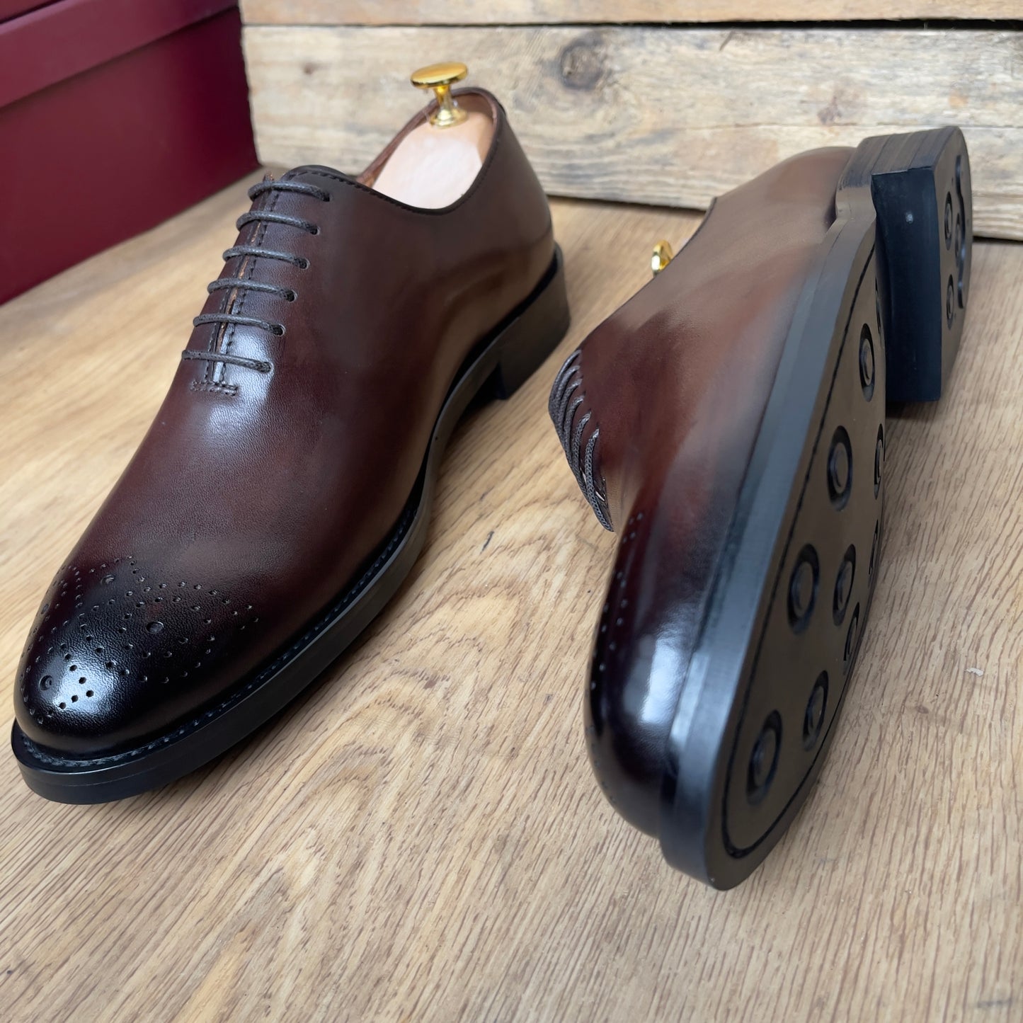 Chaussure à lacet en cuir marron semelle sèmelle gomme—Ref MD15