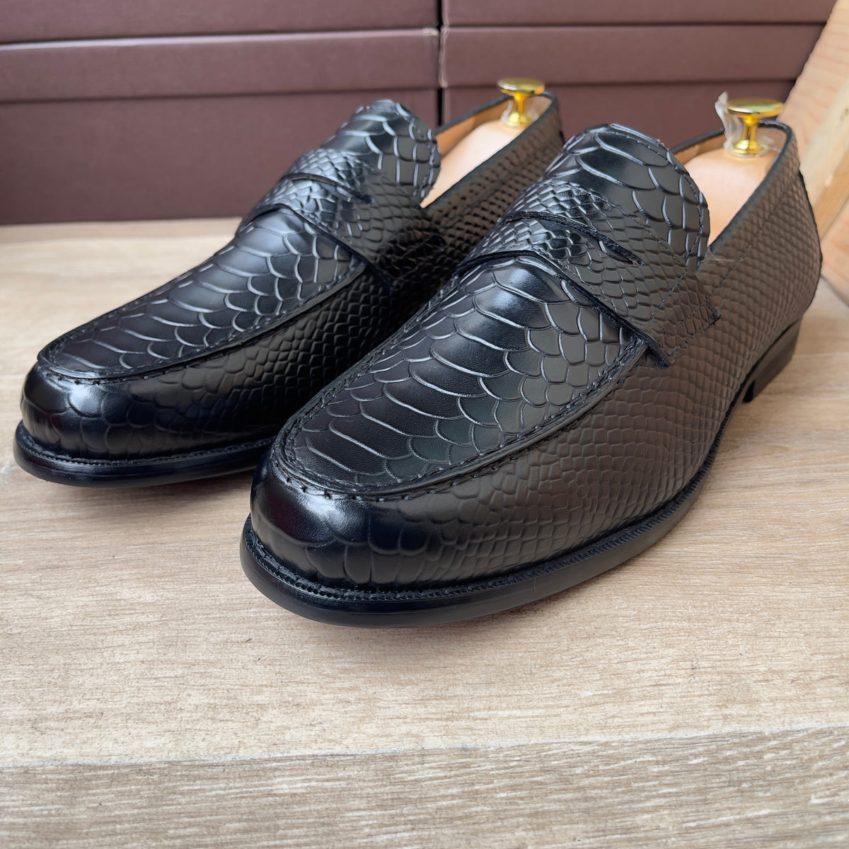 Mocassin en cuir noir style croco Ref-Ad6