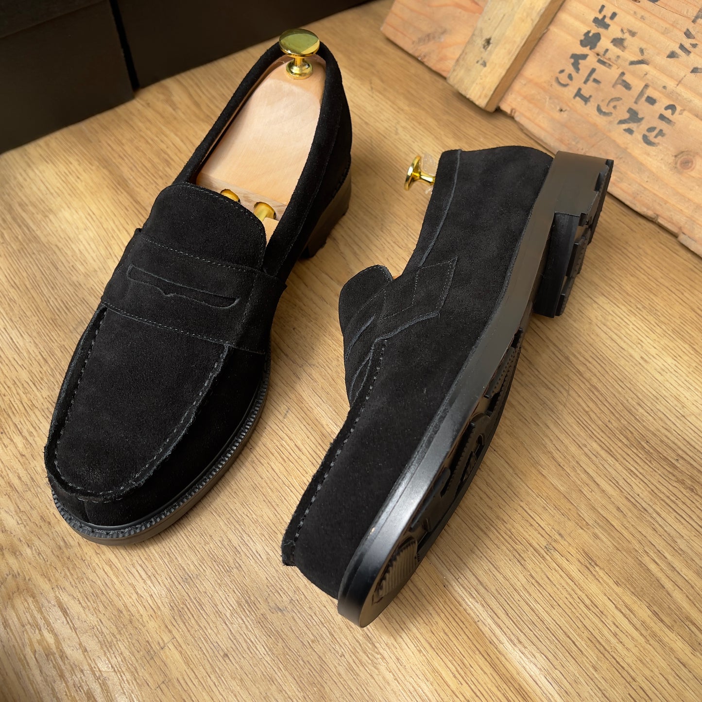 Mocassin en daim noir semelle commando—ref/Au10