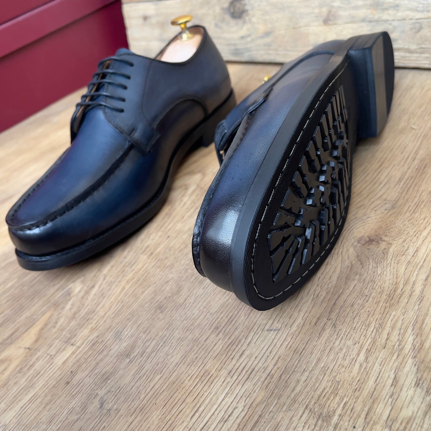 Chaussure à lacet en cuir bleu semelle commando—Ref MD5