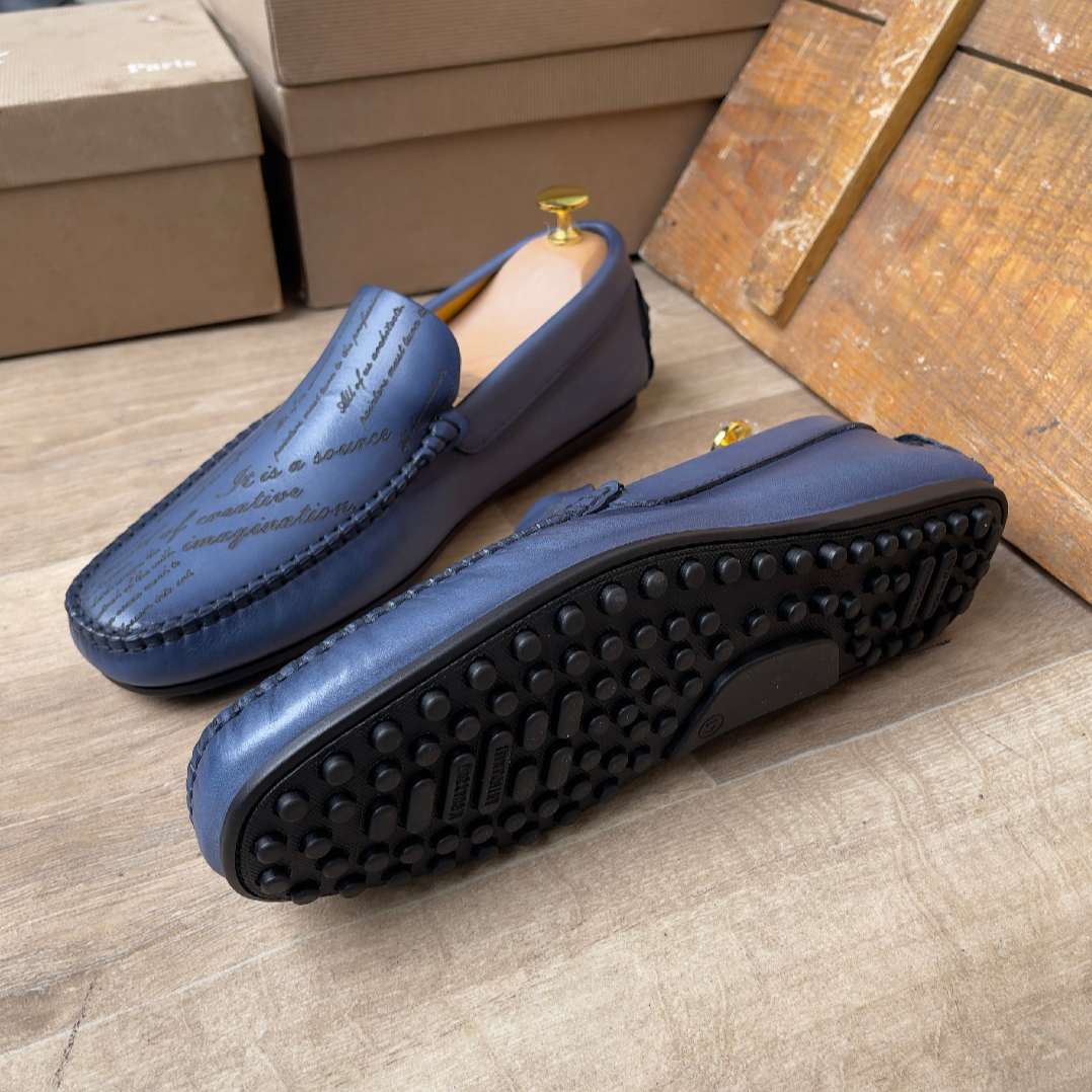 Mocassin bleu en cuir imprimé semelle gomme—Ref DM9
