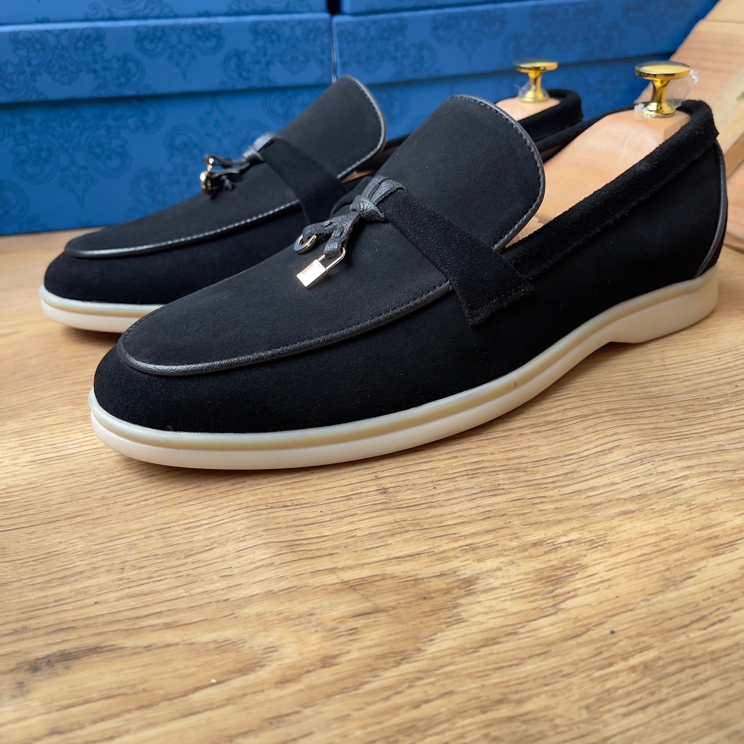 Mocassin daim noir—semelle gomme—Ref AP4