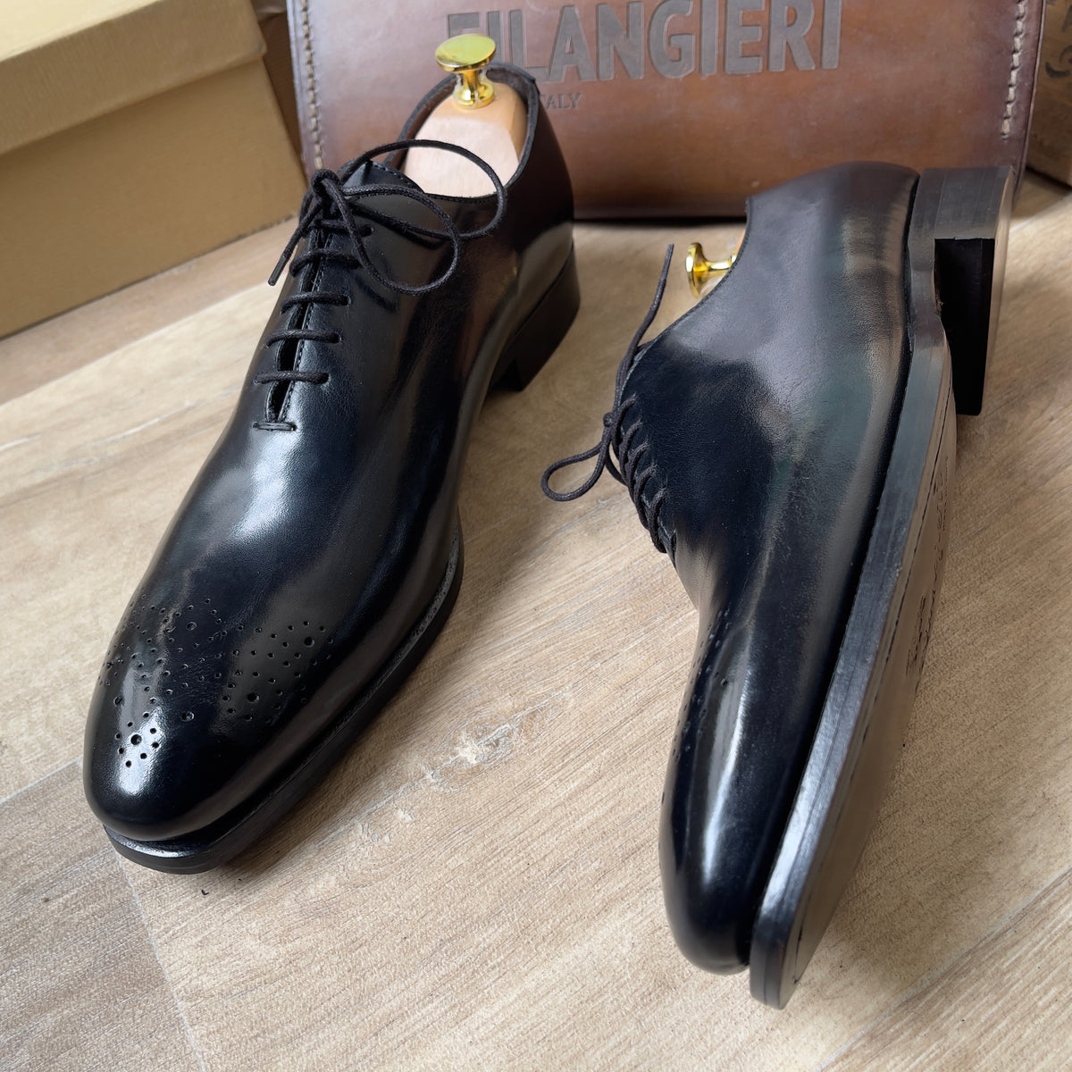 Soulier à lacet en cuir noir Ref-DM13