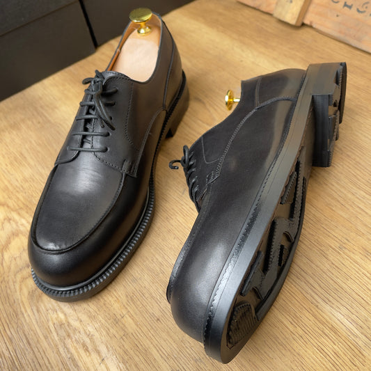Chaussure golf à lacet en cuir noir semelle commando —ref Au6