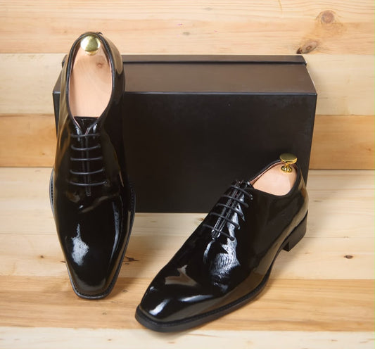 Soulier a lacet en cuir vernis Noir—Réf.KS5