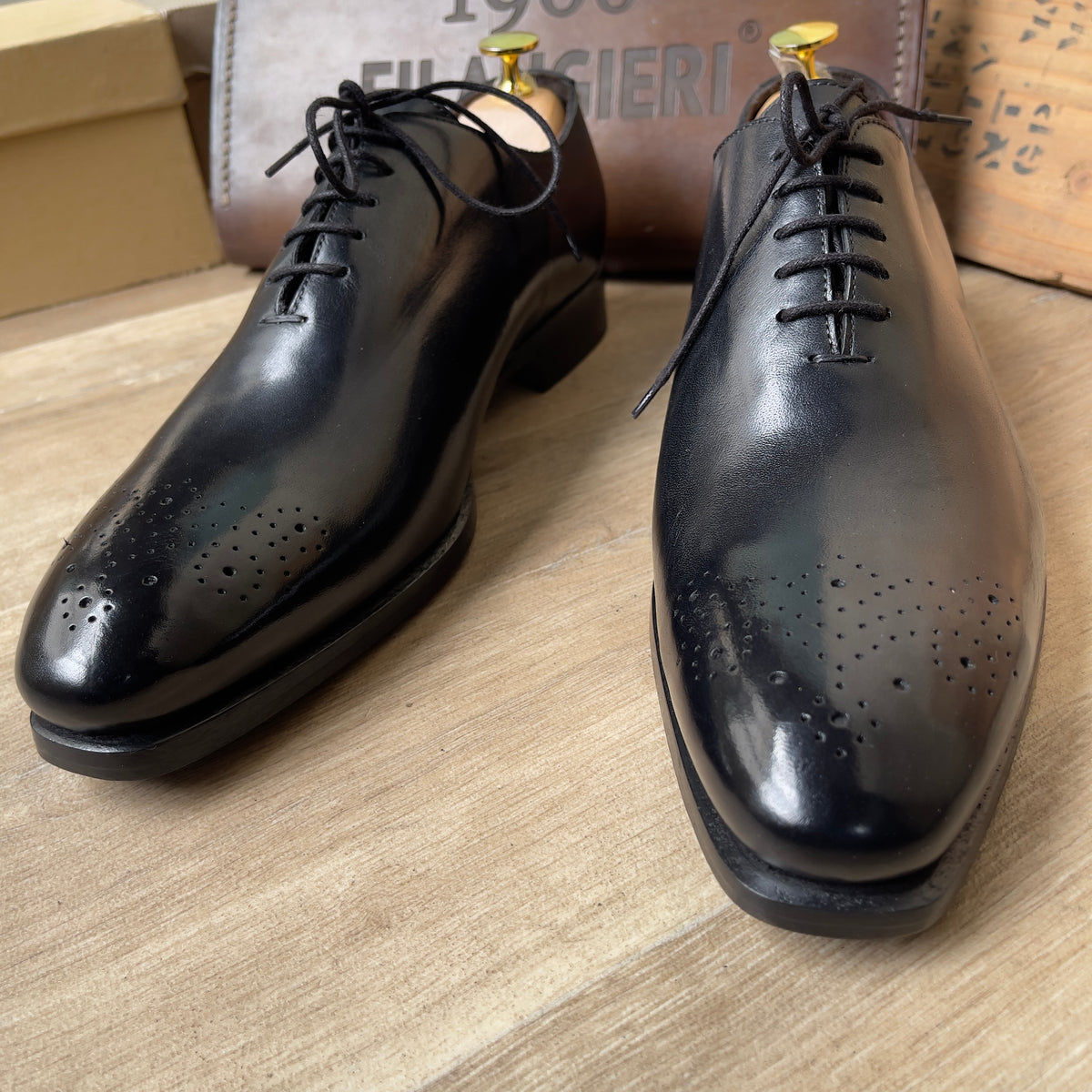 Soulier à lacet en cuir noir Ref-DM13