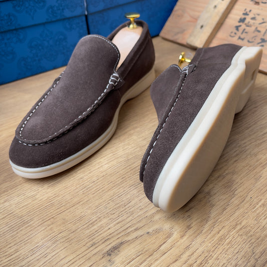 Mocassin en daim marron—semelle gomme—Ref AP5