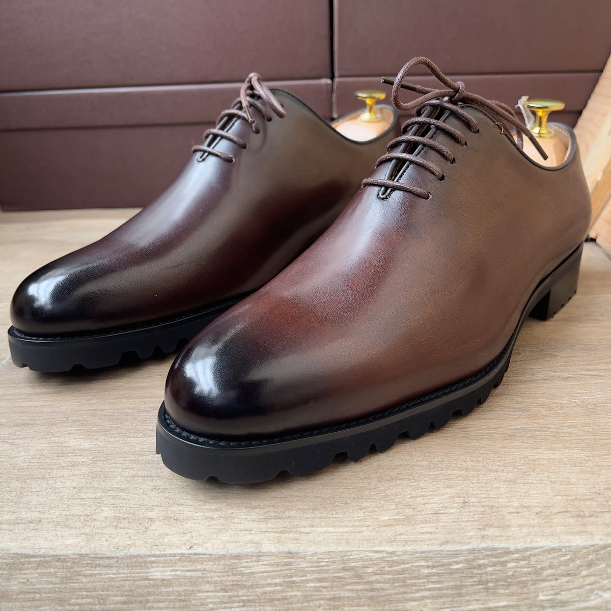 Chaussure à lacet en cuir marron semelle commando Ref -Ad9