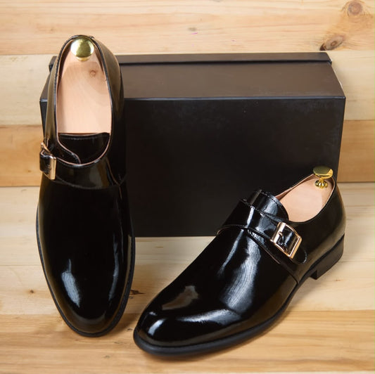 Consulte a boucle dorée en cuir vernis noir —Ref.KS3