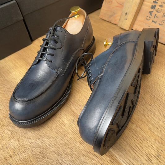 Chaussure golf en cuir bleu semelle commando—ref Au5