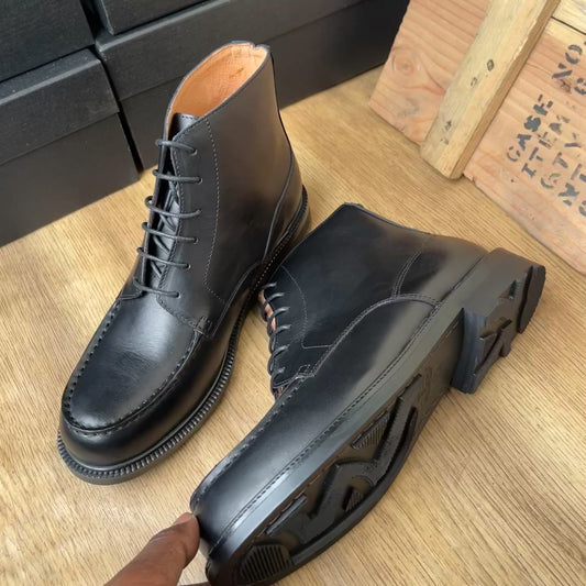 Boot Montante Cuir Noir — Semelle Commando—ref:C1